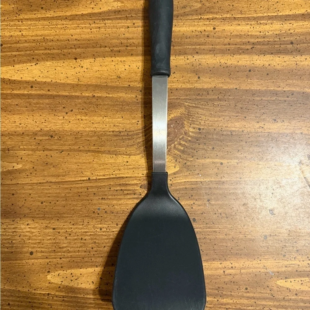 N/A sleek black
